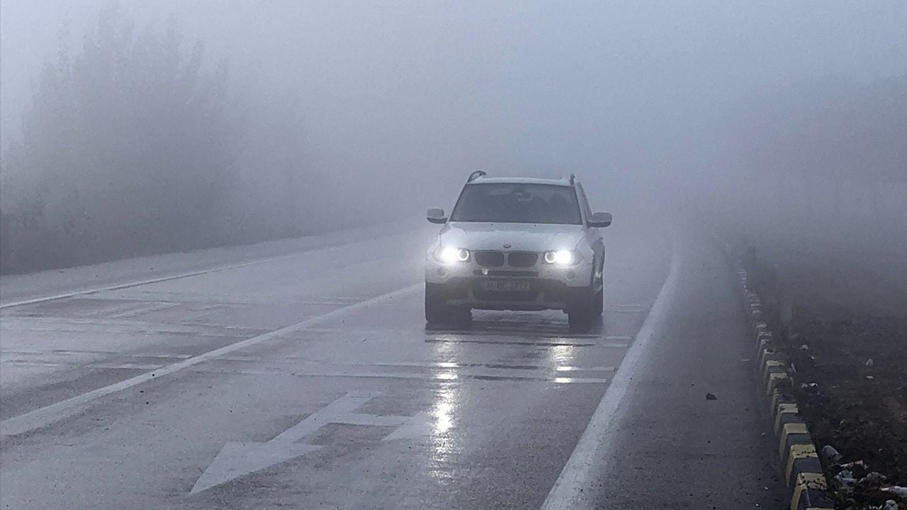 Kastamonu'da Sis Nedeniyle Ulaşımda Zorluklar Yaşanıyor