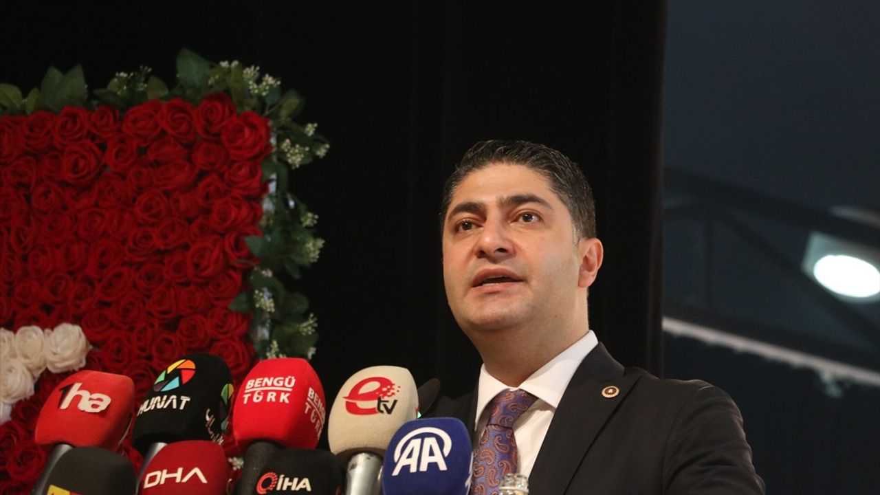 Kayseri'de 'Bir ve Birlikte Hilal'e Doğru Türkiye' Toplantısı Gerçekleşti