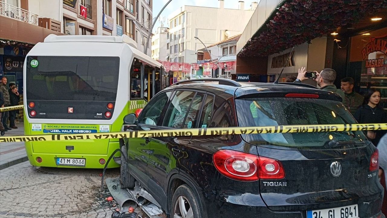 Kocaeli'de Cipin Otobüs Durağında Bekleyenlere Çarpması Sonucu 6 Kişi Yaralandı