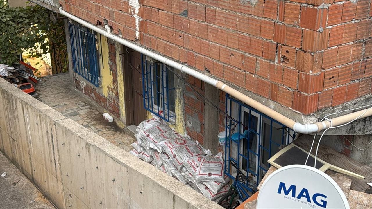 Kocaeli'de Eşini Boğarak Öldürdüğü İddiasıyla Şüpheli Tutuklandı