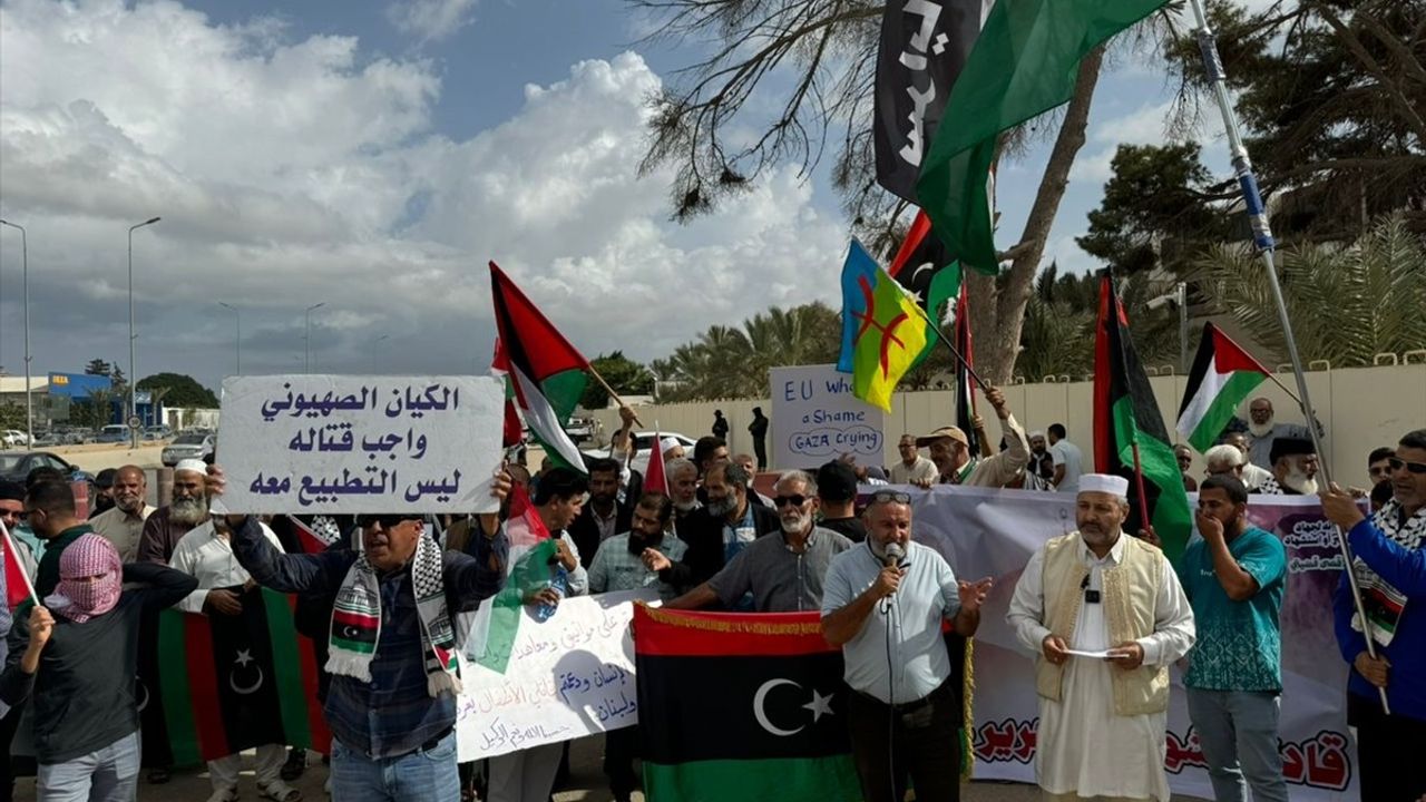 Libyalılar Avrupa'nın İsrail Destekçilerini Protesto Etti