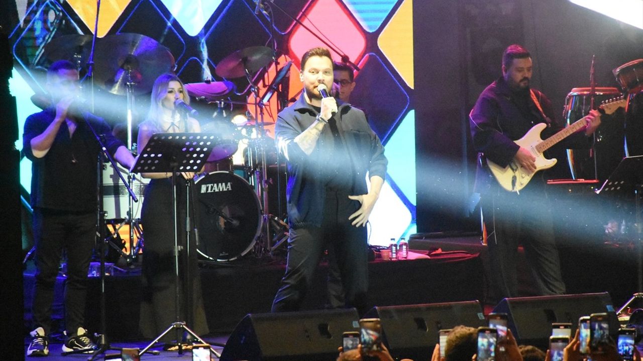 Malatya'da Coşkulu Cumhuriyet Konseri Gerçekleşti