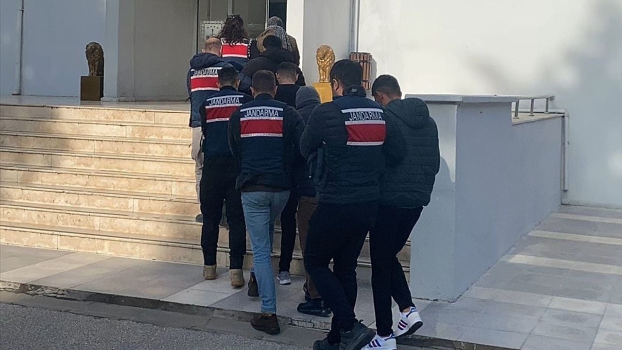 Manisa'da PKK/KCK'ya Yönelik Operasyon: 6 Şüpheli Gözaltına Alındı