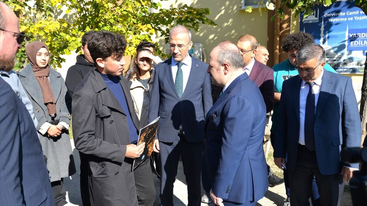 Mustafa Varank Bursa Uludağ Üniversitesi Öğrencileri ile Buluştu