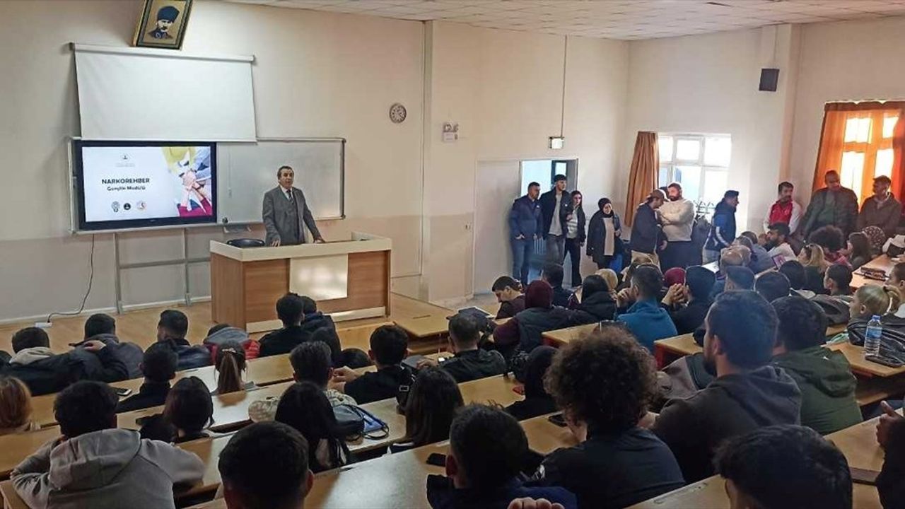 Narkogençlik Semineri: Uyuşturucu ile Mücadele Eğitimi Atatürk Üniversitesinde Yapıldı