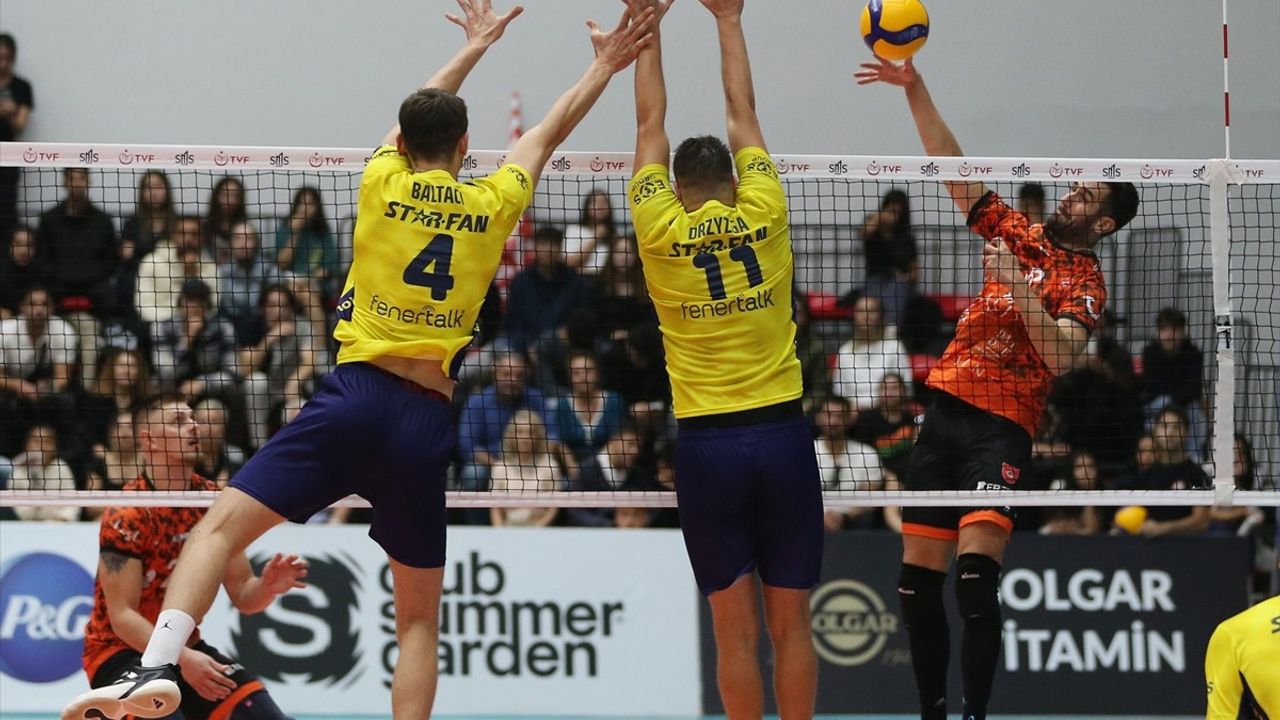 ON Hotels Alanya Belediyespor, Fenerbahçe Medicana'yı 3-0 Yendi