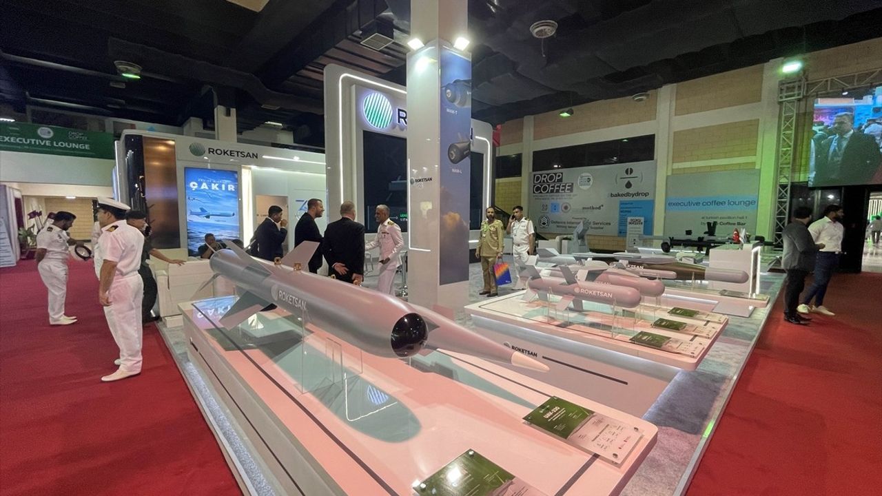 Roketsan, Pakistan'da IDEAS Fuarı'nda En Yeni Sistemlerini Sergiliyor