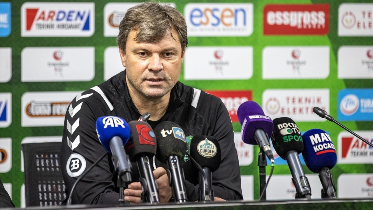 Sakaryaspor, Kocaelispor'a 1-0 Yenildi: Mesut Bakkal Maç Hakkında Açıklamada Bulundu