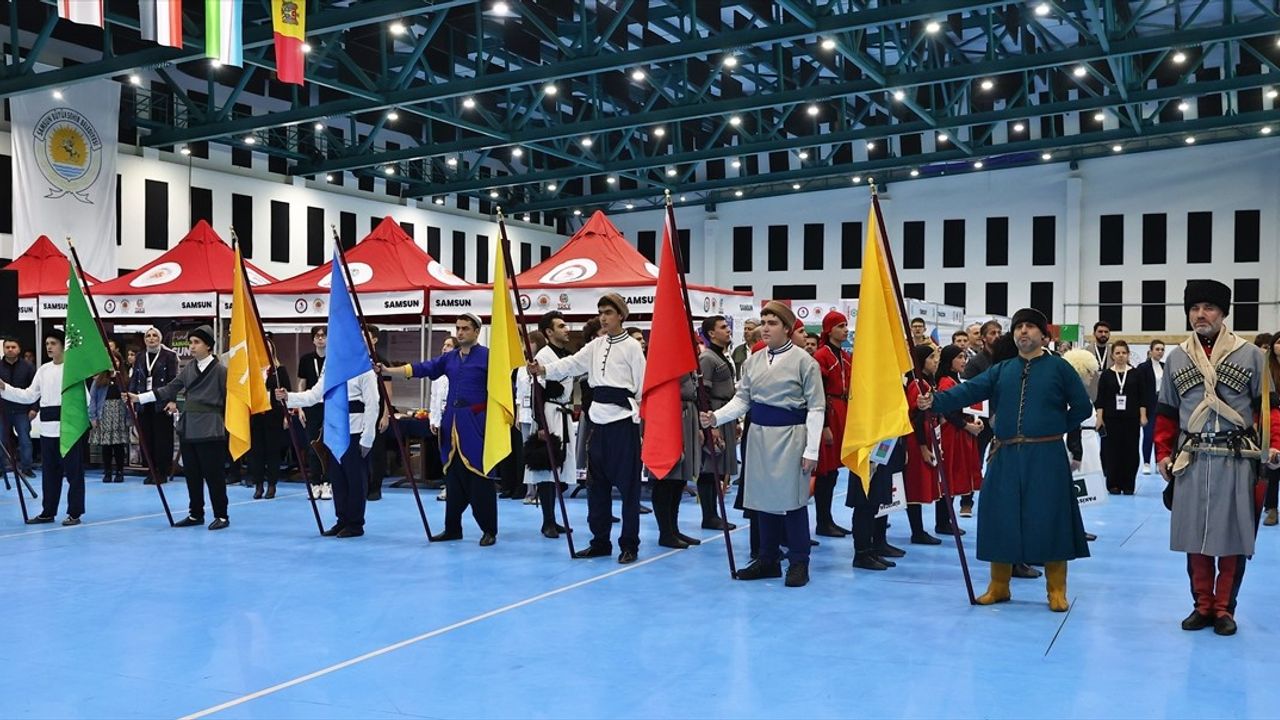 Samsun'da 7. Uluslararası Türk Dünyası Bilim ve Kültür Şenliği Başladı