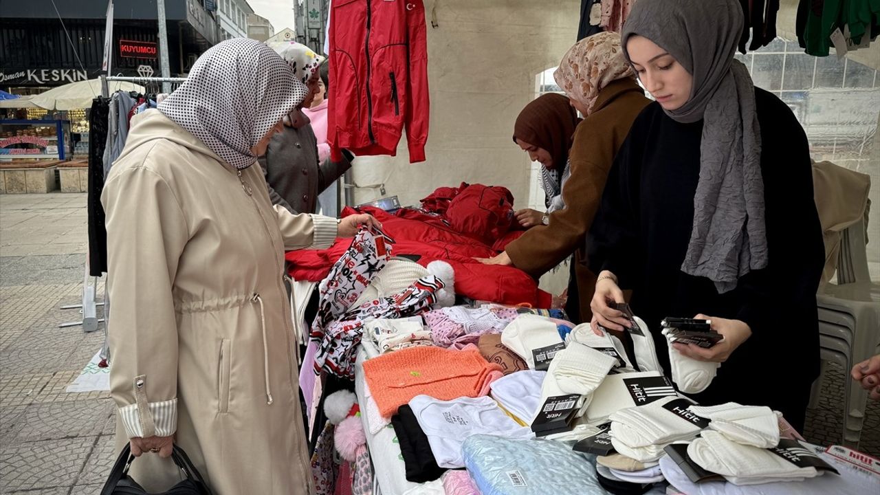 Samsun'da Gazze'ye Destek İçin 'Hayır Çarşısı' Açıldı