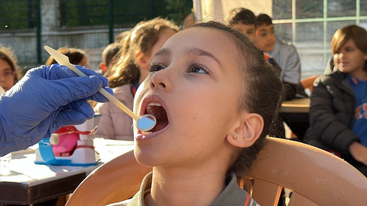 Samsun'da Öğrencilere Diş Sağlığı Taraması Yapıldı