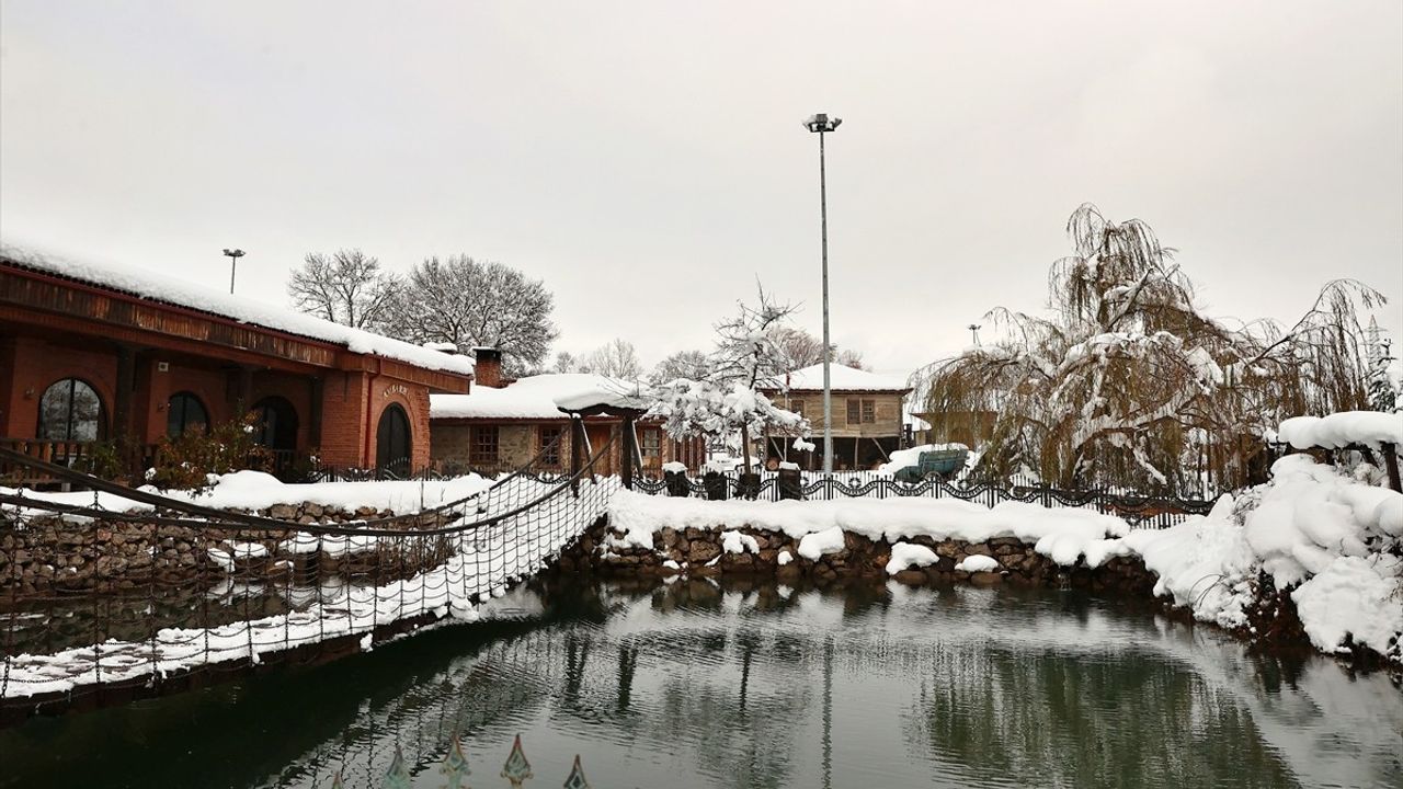 Samsun'un Ambarköy Açık Hava Müzesi Kış Güzelliğiyle Ziyaretçilerini Ağırlıyor