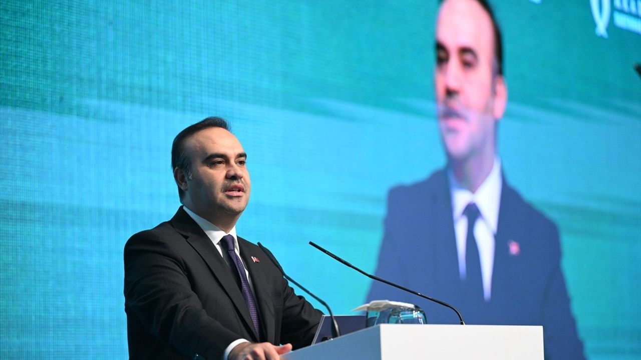 Sanayi ve Teknoloji Bakanı Kacır, 10. Sürdürülebilir Gıda Zirvesi'nde Gıda Sanayisinde Reform Vurgusu Yaptı