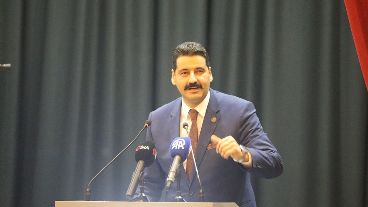 Siirt'te 'Bir ve Birlikte Hilal'e Doğru Türkiye Toplantıları' Yapıldı