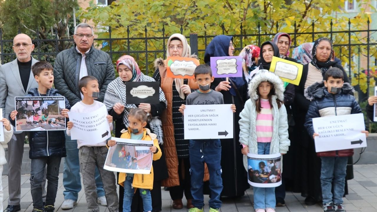 Siirt'te Dünya Çocuk Hakları Günü'nde Gazze'deki Çocuklar İçin Sessiz Yürüyüş Düzenlendi
