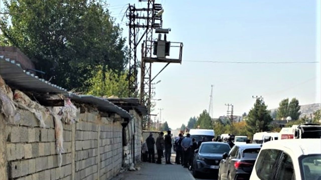 Silvan'da Dicle Elektrik'in 12 Milyon Liralık Yatırımı Engellendi