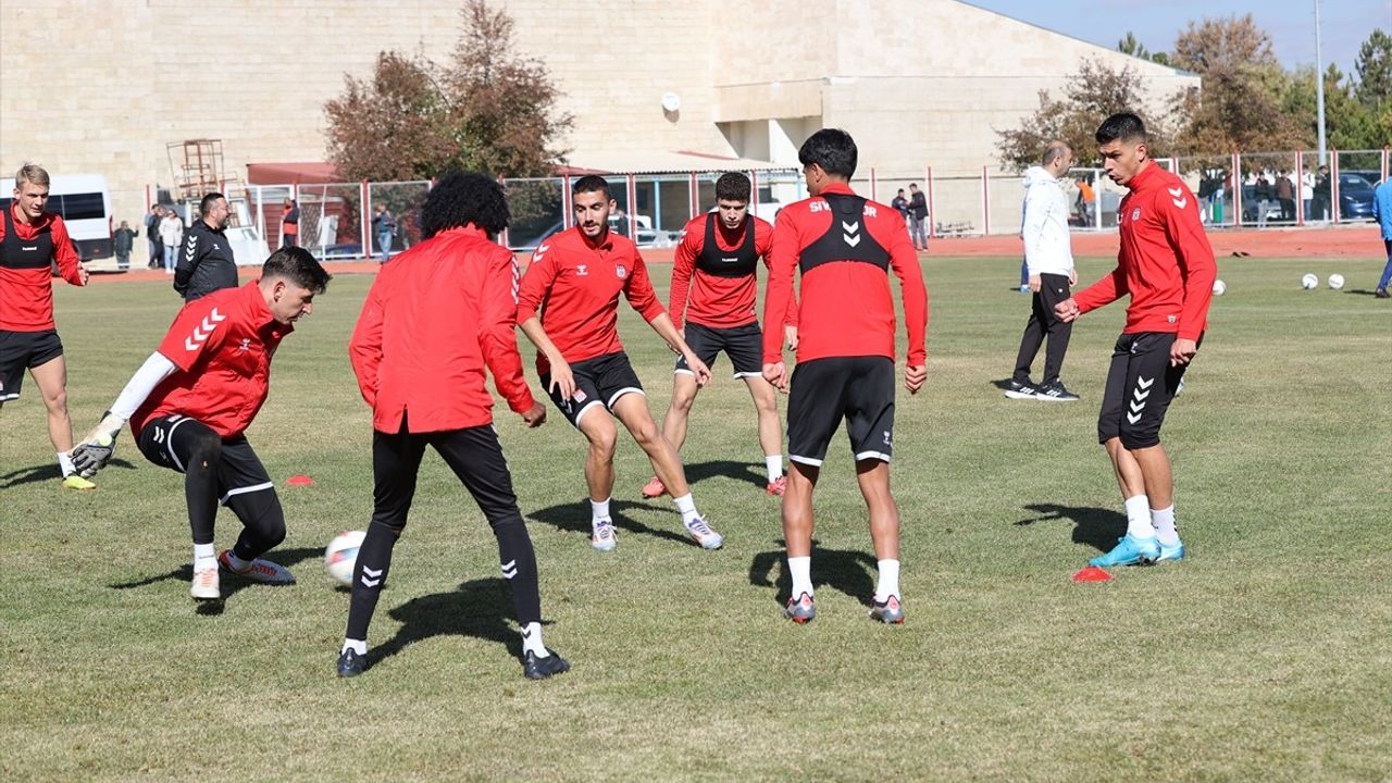 Sivasspor, Fenerbahçe Maçına Hazırlanıyor