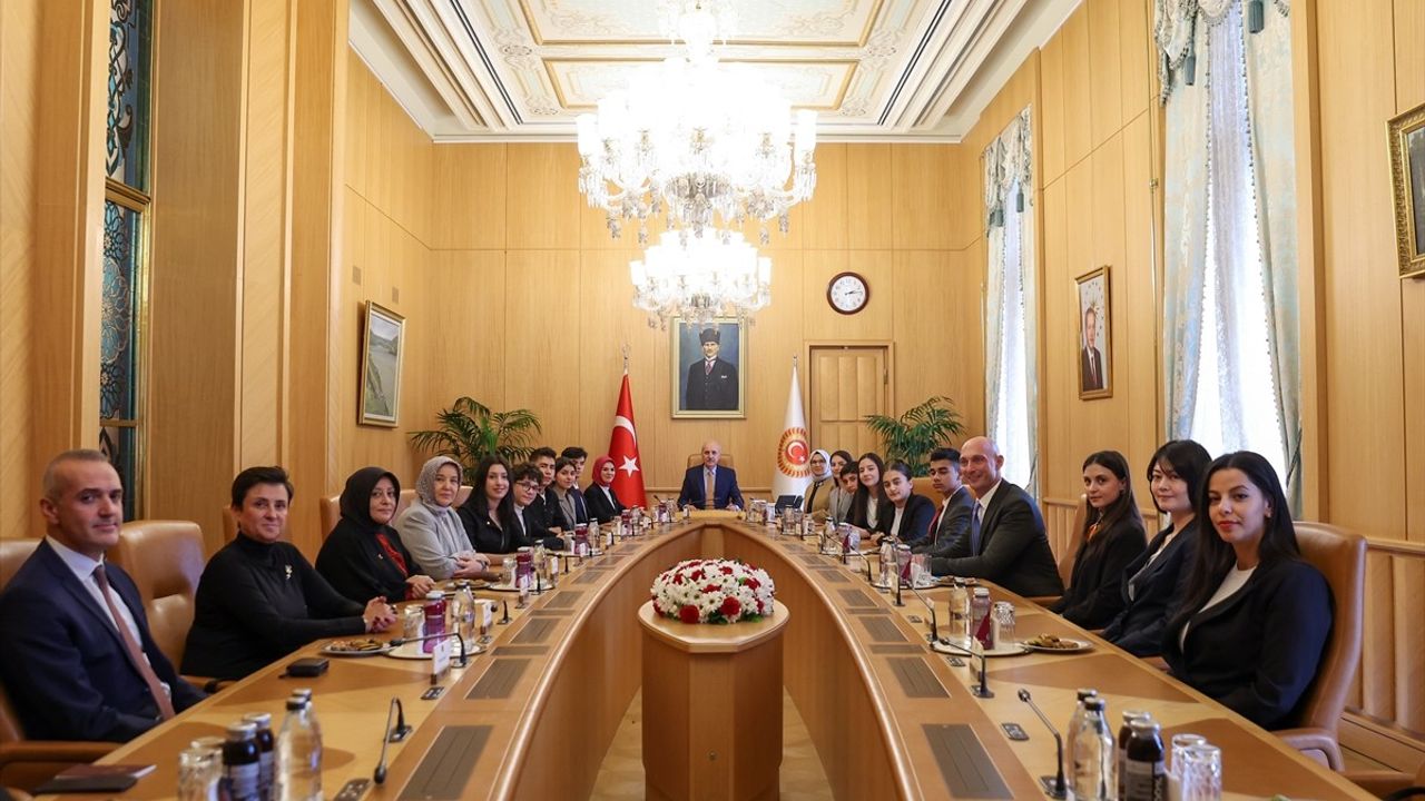 TBMM Başkanı Kurtulmuş, Çocuk Temsilcileri ile Görüştü: "Çocuklar Savaşların Gölgesinde"