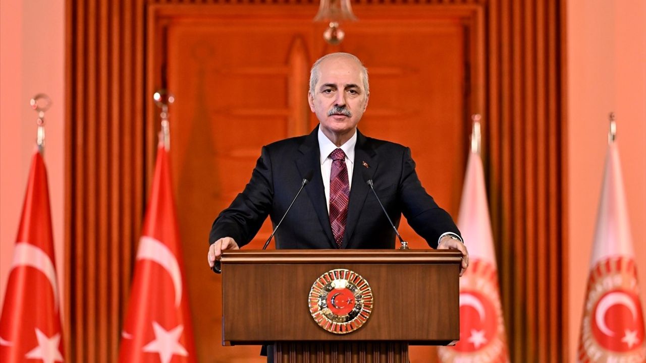 TBMM Başkanı Kurtulmuş, Öğretmenler Günü'nde 81 ilden gelen öğretmenleri ağırladı