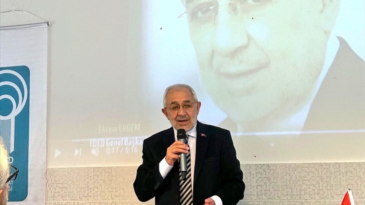 TDED Başkanı Ekrem Erdem Almanya ve Hollanda'da Konferans Düzenledi