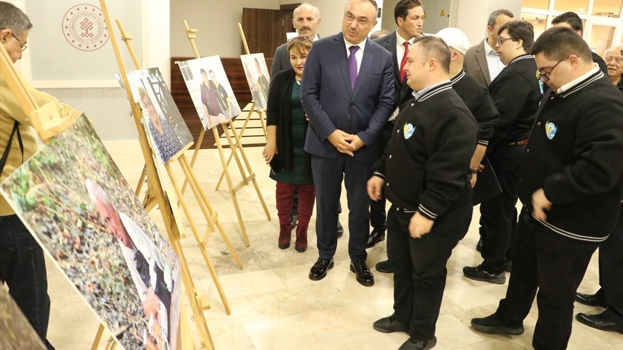 Tekirdağ'da Down Sendromluların Gözünden 'Bizim Gözümüzden' Fotoğraf Sergisi Açıldı