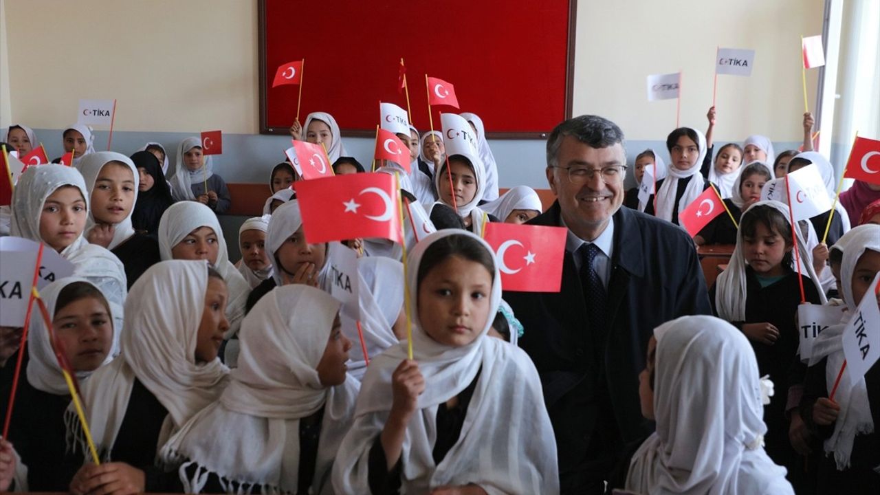 TİKA, Afganistan'da Eğitim Altyapısına Katkıda Bulunuyor
