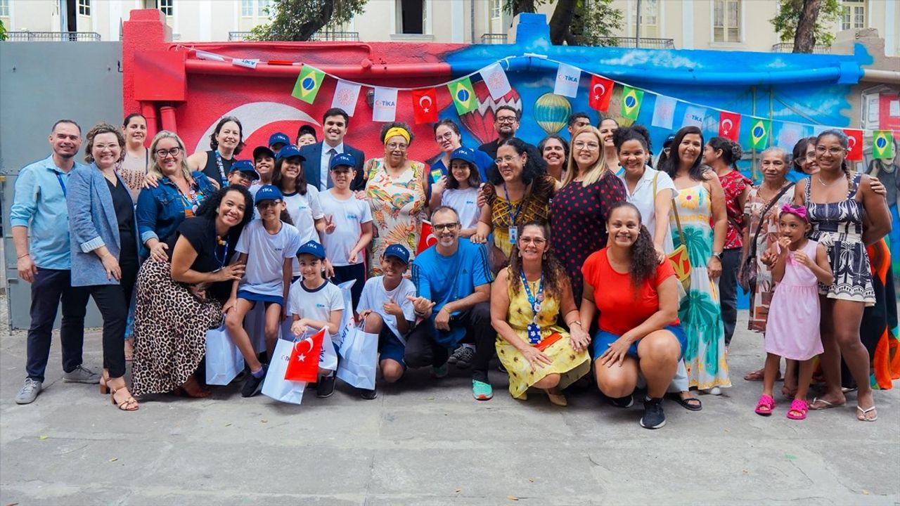 TİKA, Brezilya'daki Tiradentes Belediye Okuluna Eğitim Desteği Sağladı