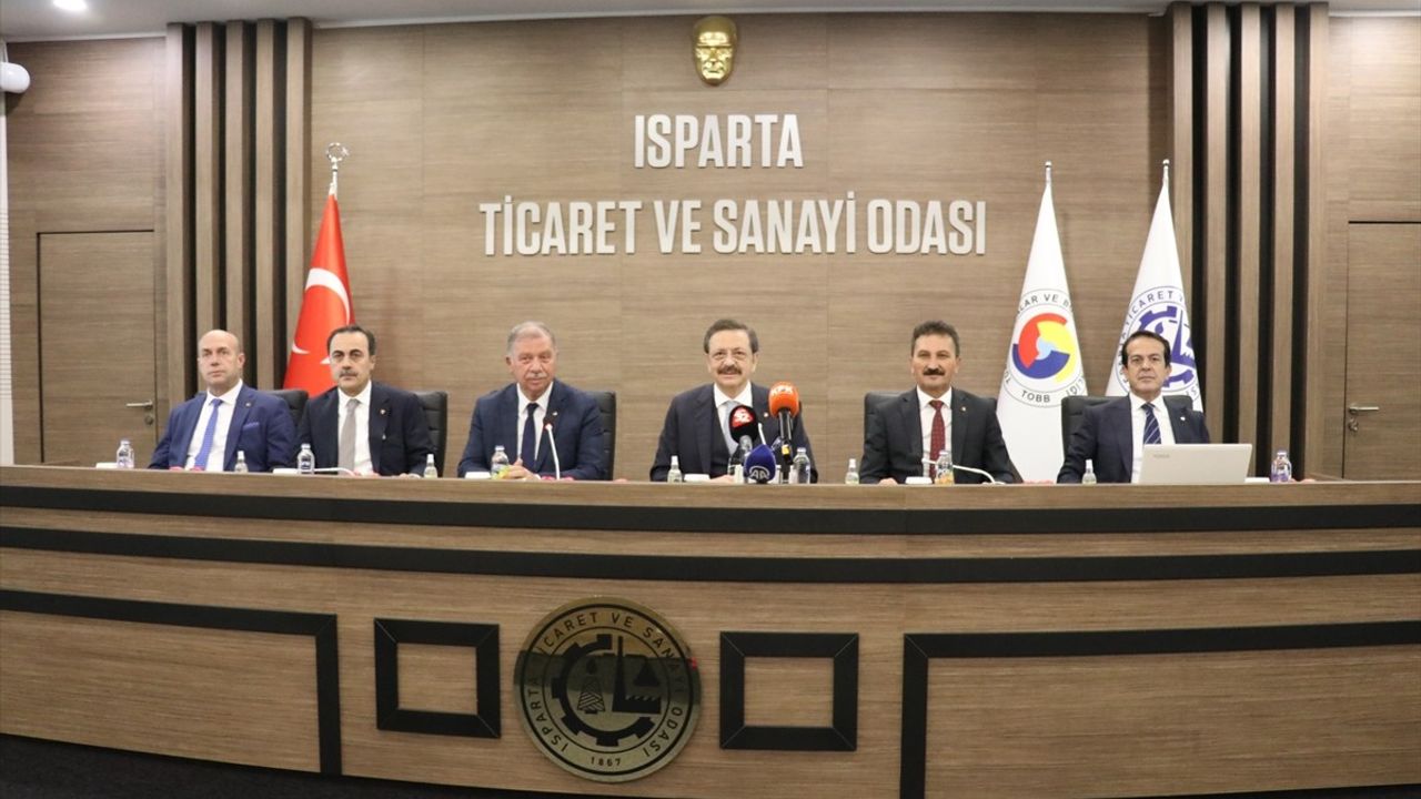 TOBB Başkanı Hisarcıklıoğlu Isparta'da Elma Üretimini Vurguladı