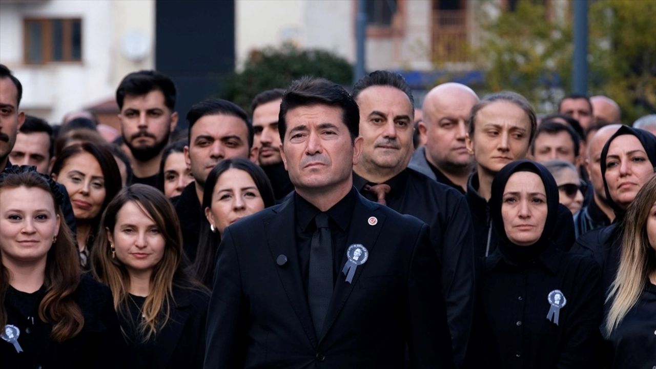 Trabzon'da Atatürk'ün Anısına 'Sonsuzluk' Koreografisi