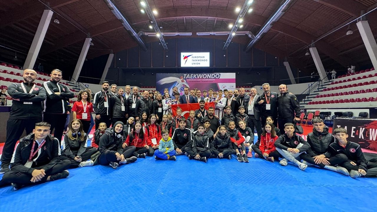 Türk Gençler Arnavutluk'ta Madalyaları Topladı