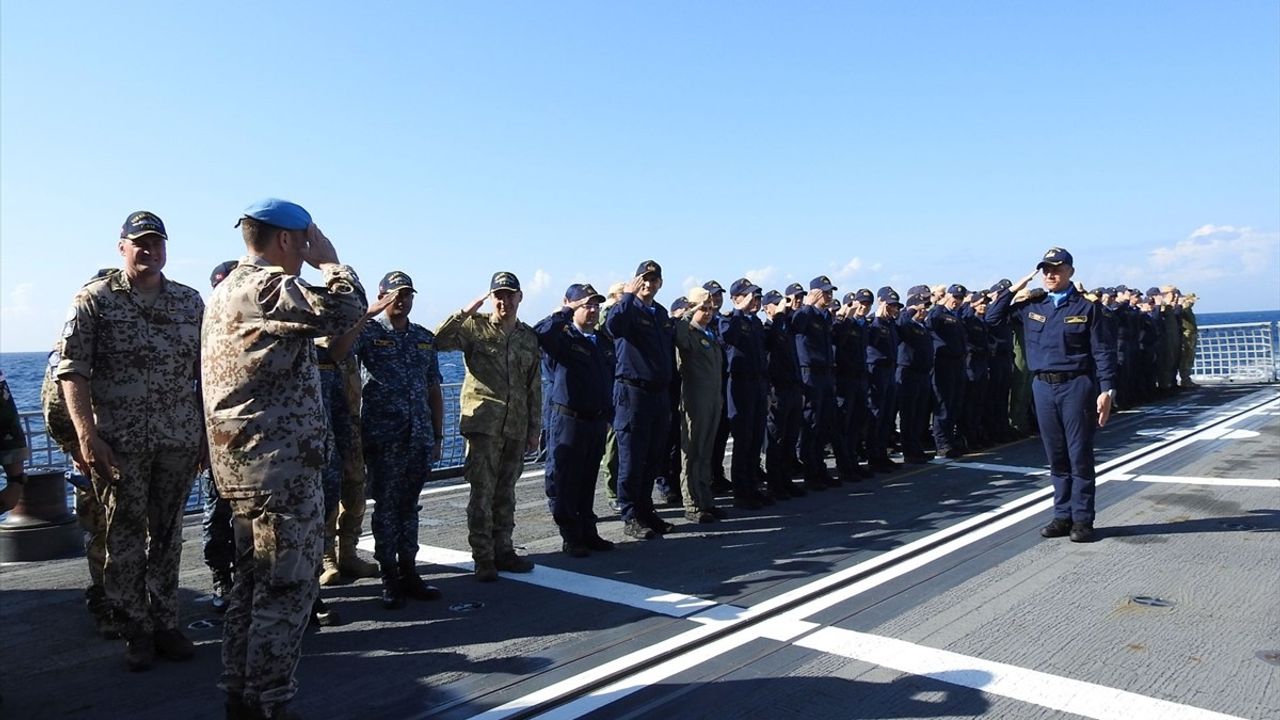 UNIFIL Deniz Görev Grubu Komutanı Tuğamiral Kesten, TCG Kınalıada'yı Ziyaret Etti