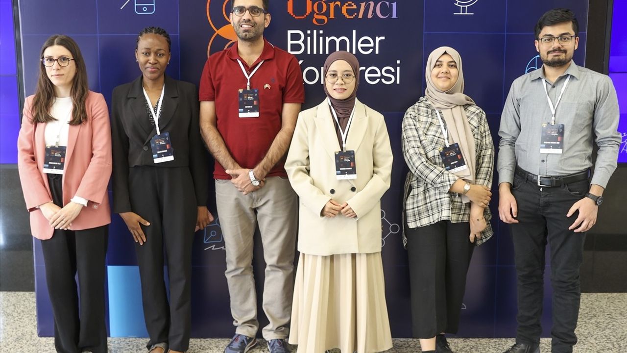 Yabancı Öğrenciler 8. Uluslararası Öğrenci Bilimler Kongresi'nde Buluştu
