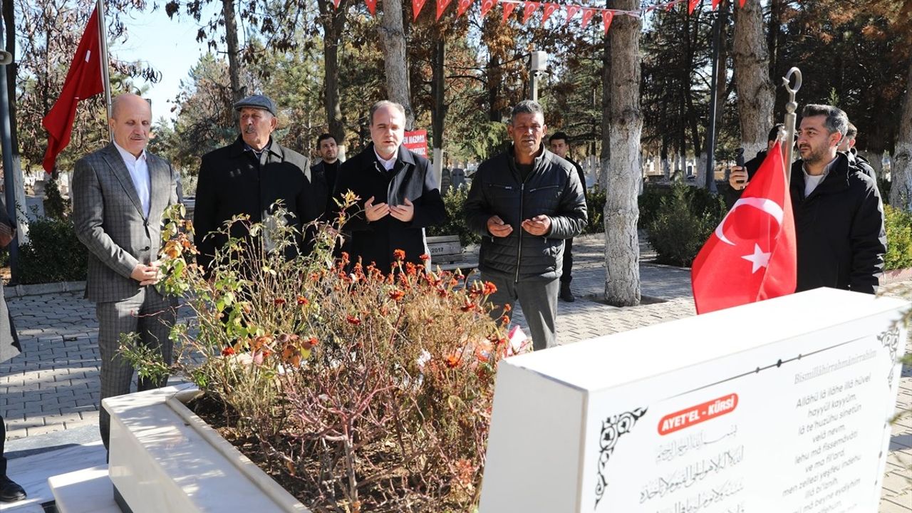 YÖK Başkanı Özvar, Niğde'de Tarımsal Araştırma Merkezi'nde İncelemede Bulundu