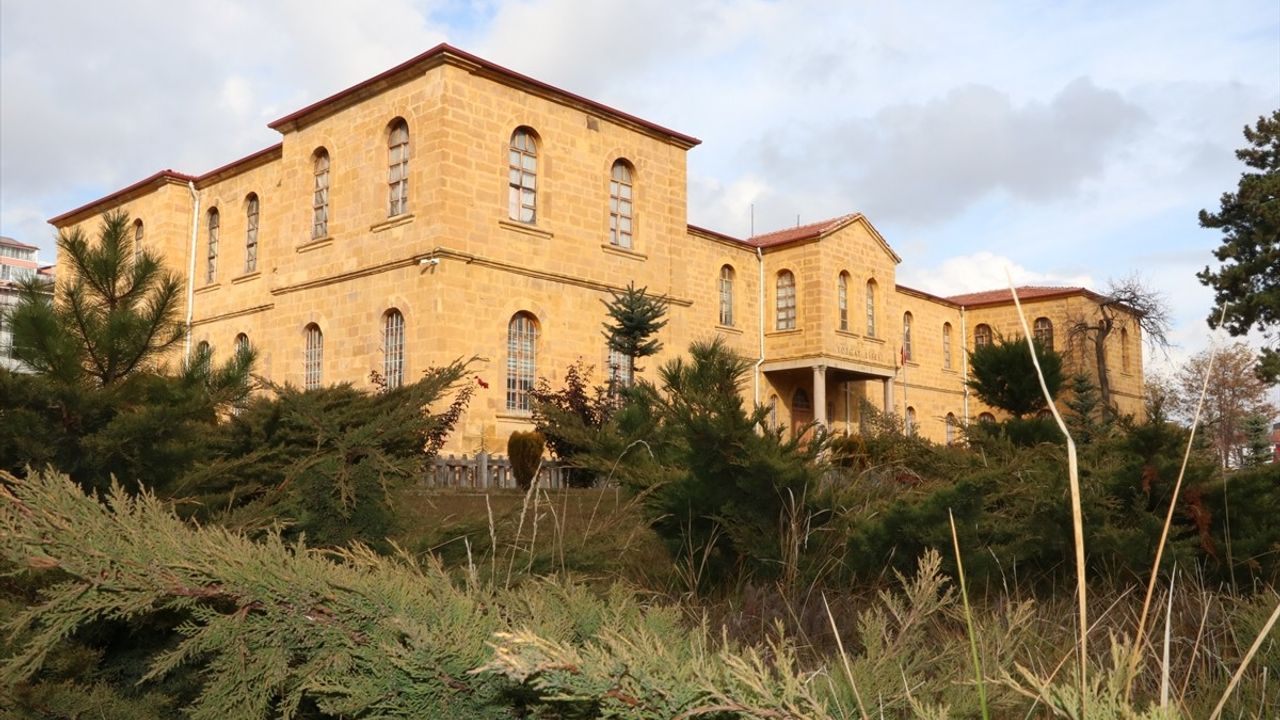 Yozgat Lisesi: 129 Yıldır Eğitime Hizmet Veren Tarihi Bir Okul