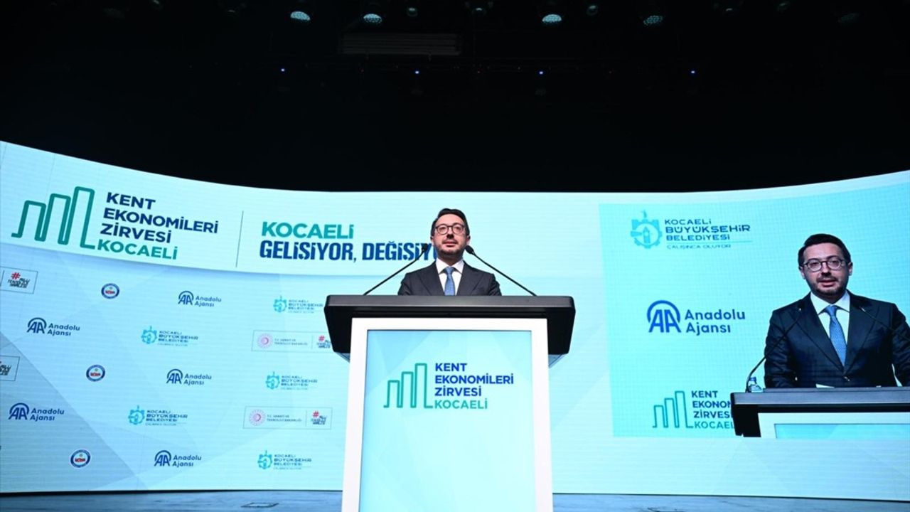 AA Genel Müdürü Karagöz, Kocaeli Kent Ekonomileri Zirvesi'nde Türkiye Yüzyılı Vurgusu Yaptı