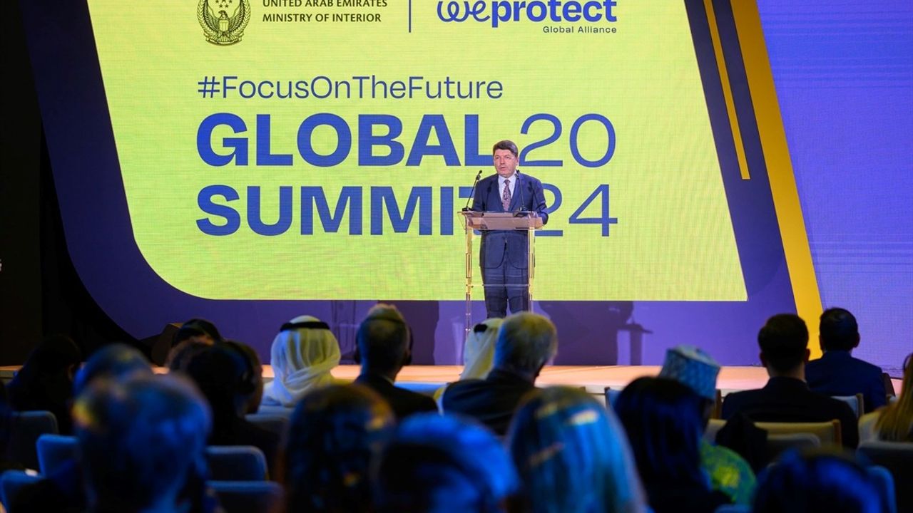 Adalet Bakanı Tunç'tan Sosyal Ağ Sağlayıcılarına Çocuk Güvenliği Uyarısı