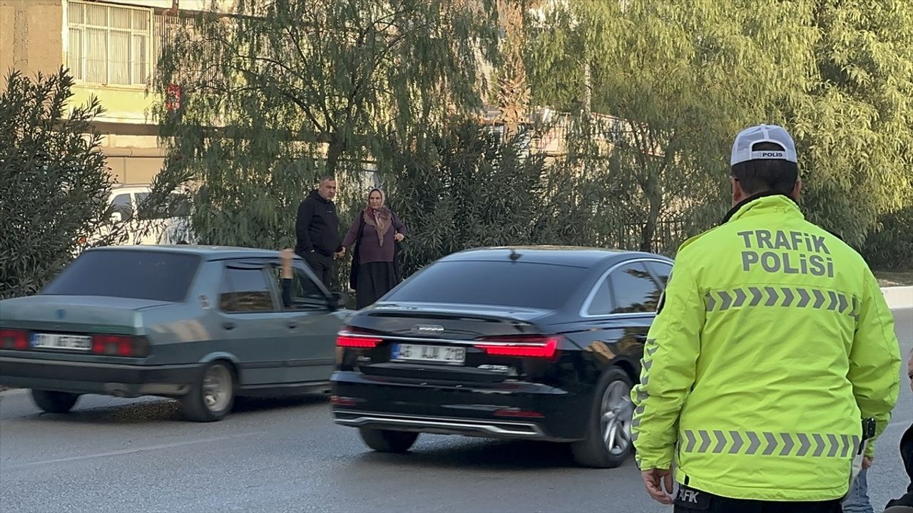 Adana'da Üst Geçit Kullanımına Uymayan 23 Yayaya Ceza Kesildi