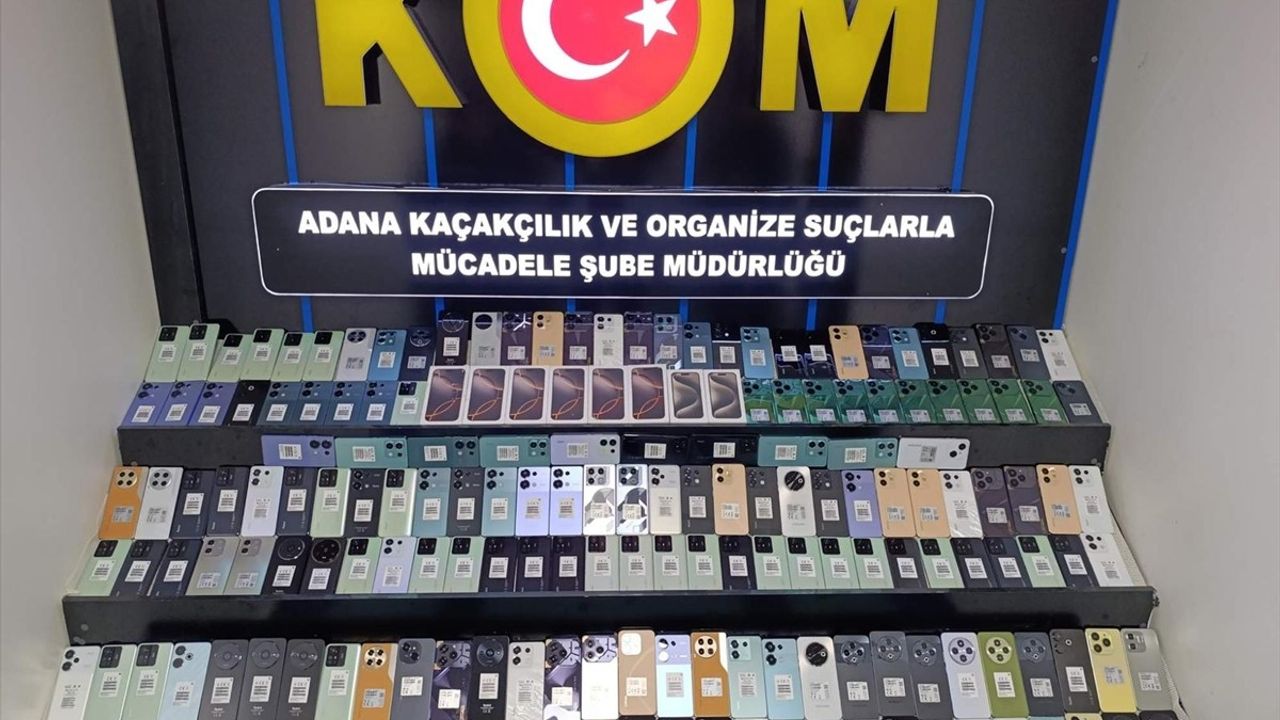 Adana'da Yolcu Otobüsünde 188 Gümrük Kaçağı Cep Telefonu Ele Geçirildi
