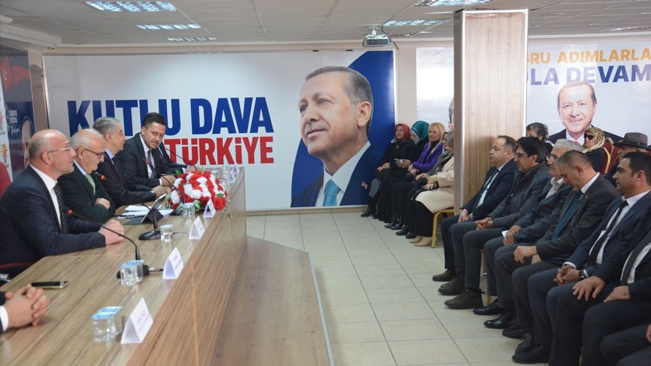 AK Parti Genel Başkan Yardımcısı Yılmaz, Karaman'da Ekonomi Vurgusu Yaptı