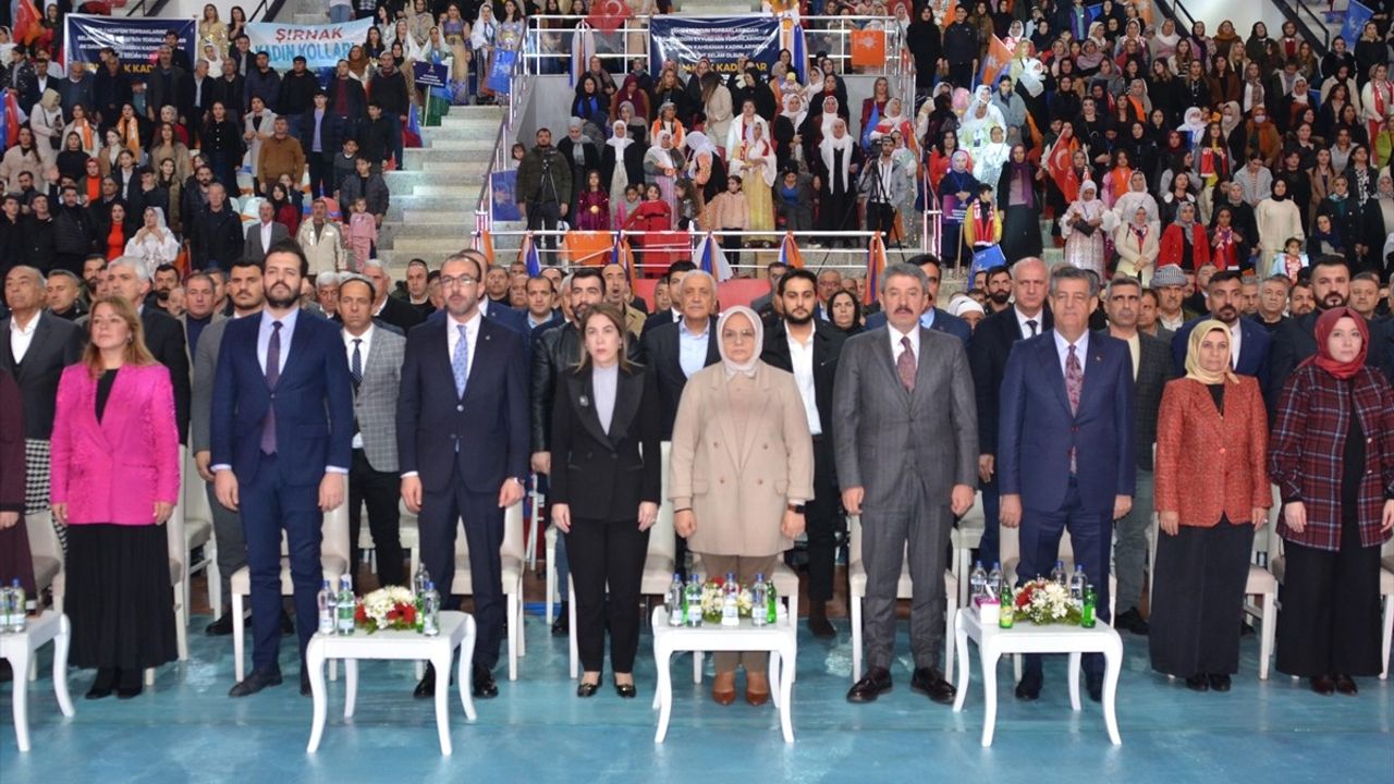 AK Parti Kadın Kolları Başkanı Ayşe Keşir, Şırnak Kongresi'nde Cumhurbaşkanı Erdoğan ile Partililere Seslendi