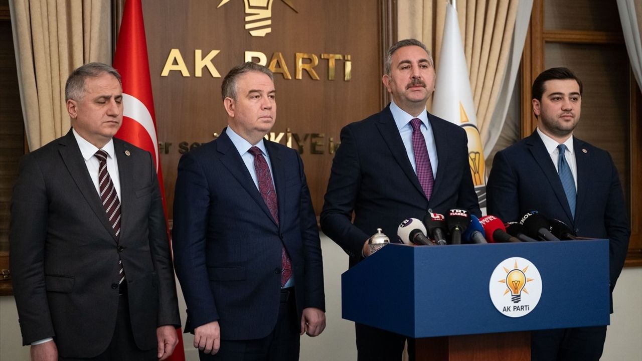 AK Parti, Türkiye Adalet Akademisi Kanun Teklifini Meclis'e Sunduklarını Açıkladı