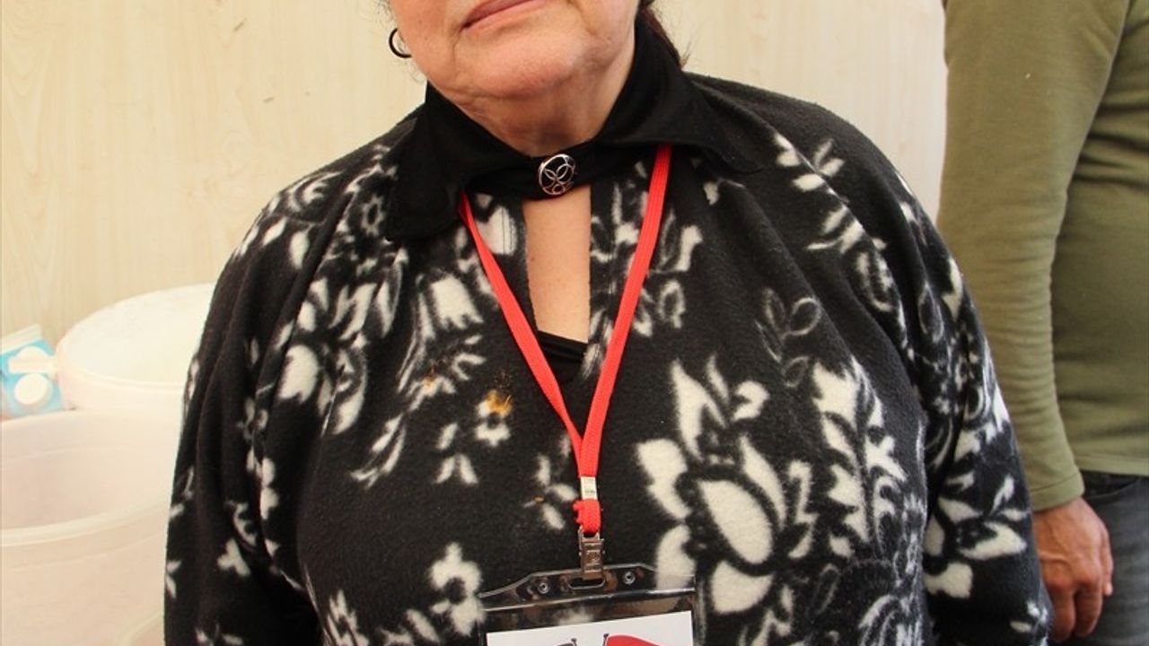 Alanya'da 14. Uluslararası Yeni Yıl Pazarı Başladı