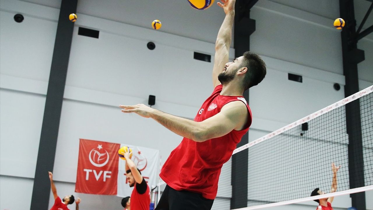 Alanya'nın İranlı Voleybolcusu Bardia Saadat, Zirve Hedefiyle Mücadele Ediyor
