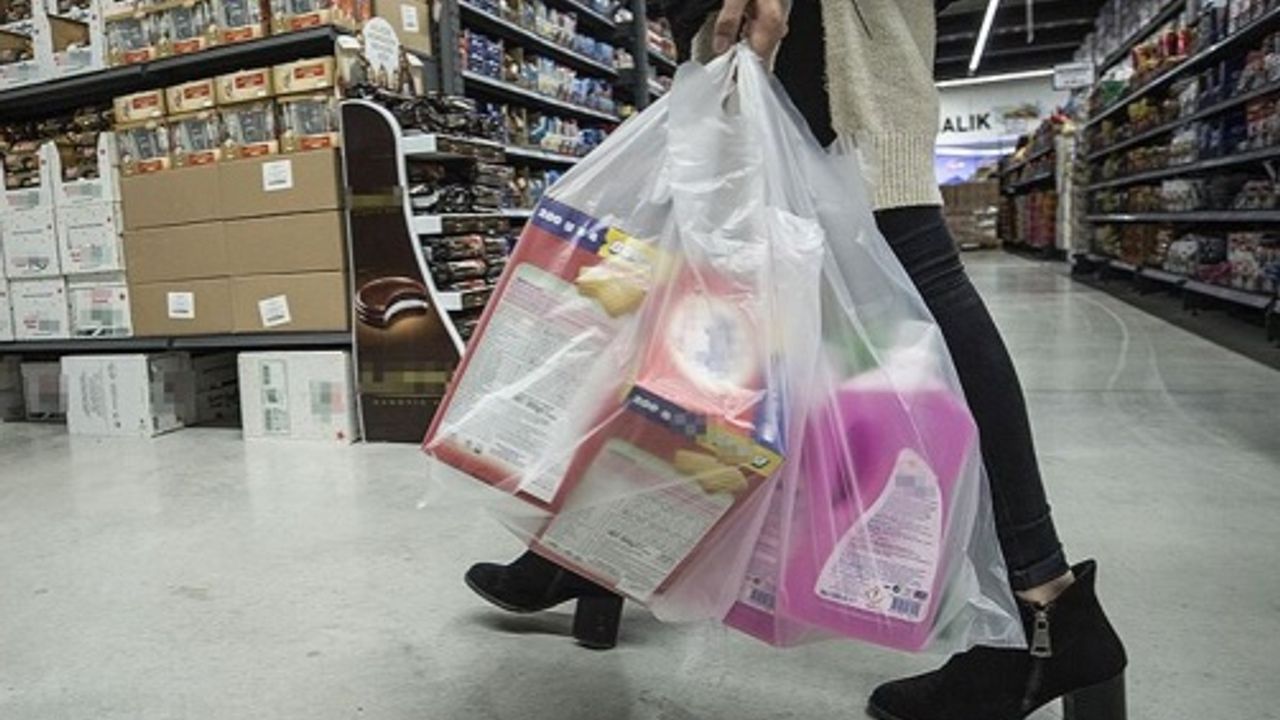 Alışveriş Poşetlerine Zam Talebi: 2025'te Fiyat Artışı Bekleniyor