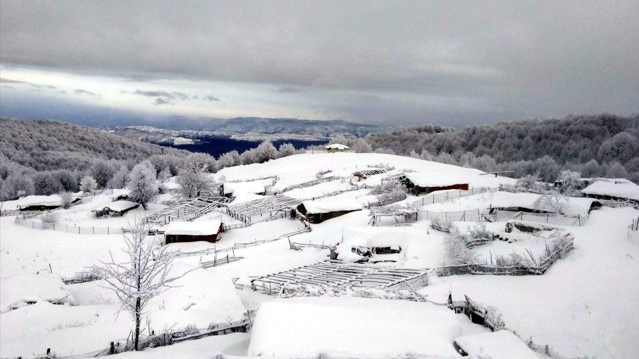 Amasya'nın Yüksek Kesimlerine Kar Yağışı