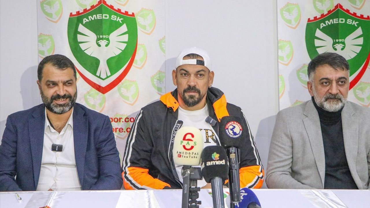 Amed Sportif Faaliyetler Teknik Direktörü Servet Çetin, Takım Performansını Değerlendirdi