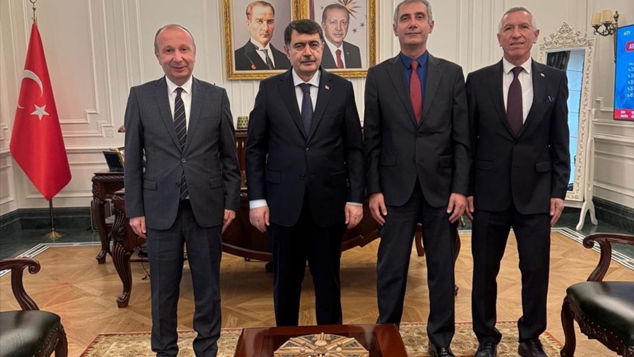 Ankara Valisi Vasip Şahin, TAF Başkanı Ahmet Karadağ'ı Kabul Etti