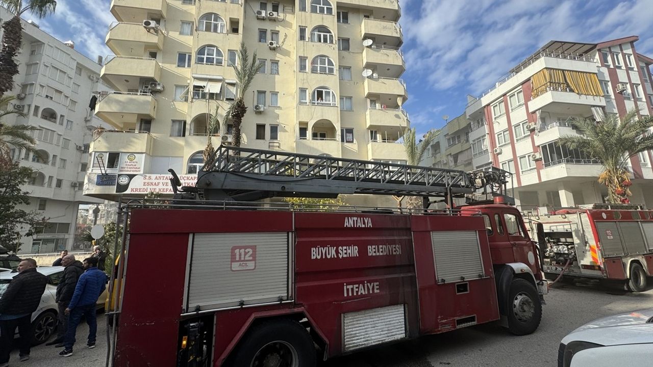 Antalya'da Apartman Bodrum Katında Yangın: Bir Kişi Gözaltında