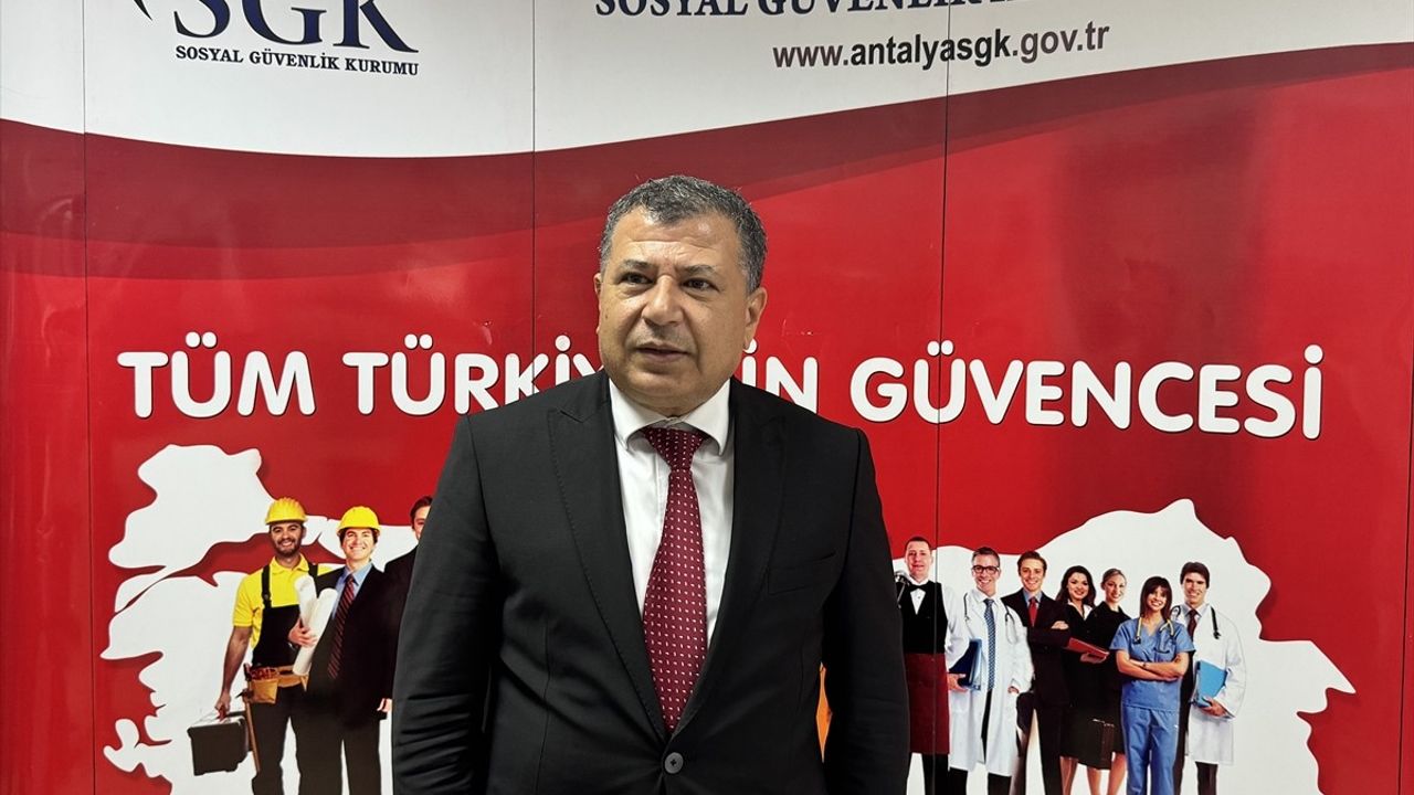 Antalya'da Belediyelerin SGK'ya Borcu 3 Milyar 876 Milyon Lira