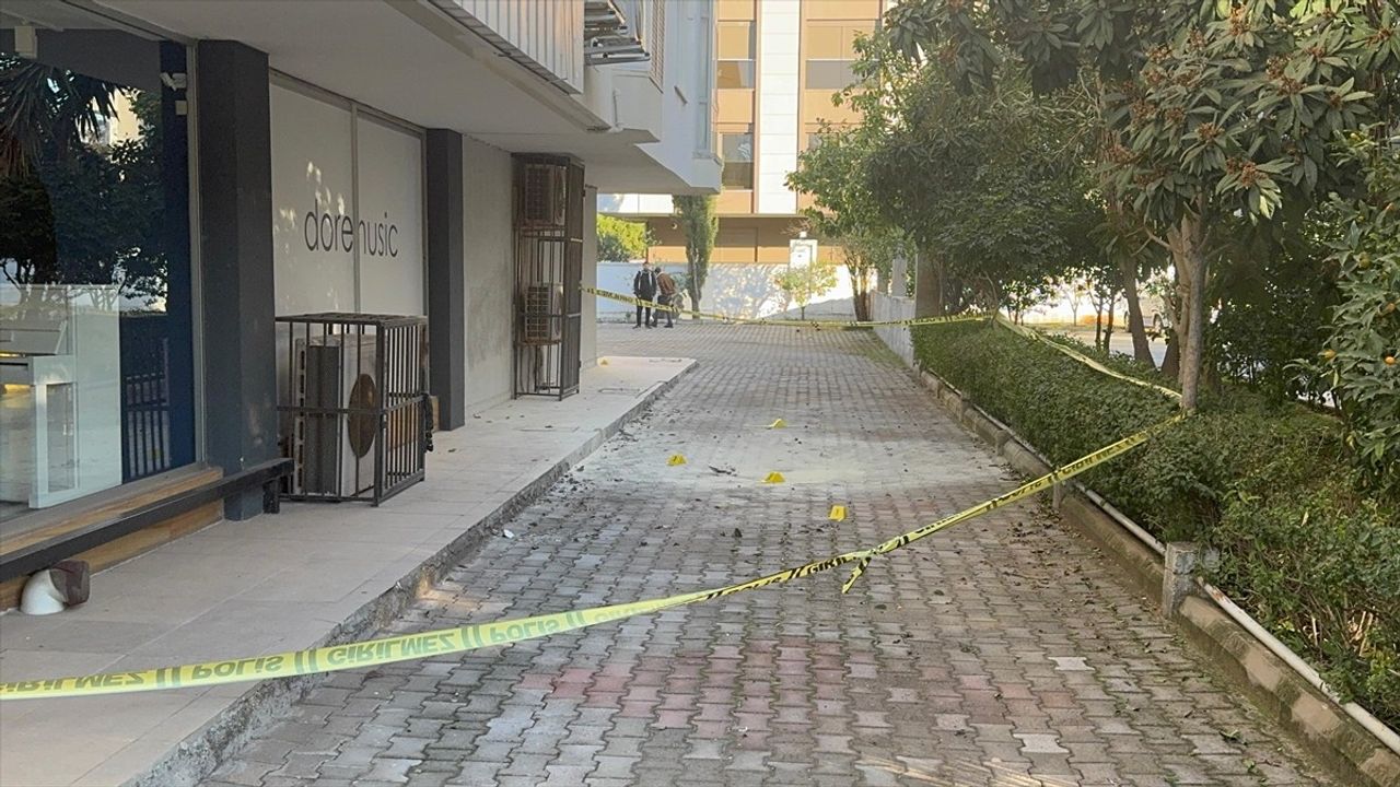 Antalya'da Eski Eşi Tarafından Yakılan Kadın Hastaneye Kaldırıldı